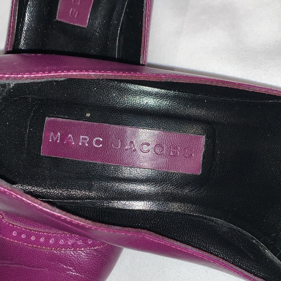 Marc Jacobs Purple Leather Pointed Toe w/Buttons Kitten  Heels Pumps - Picture 5 of 8